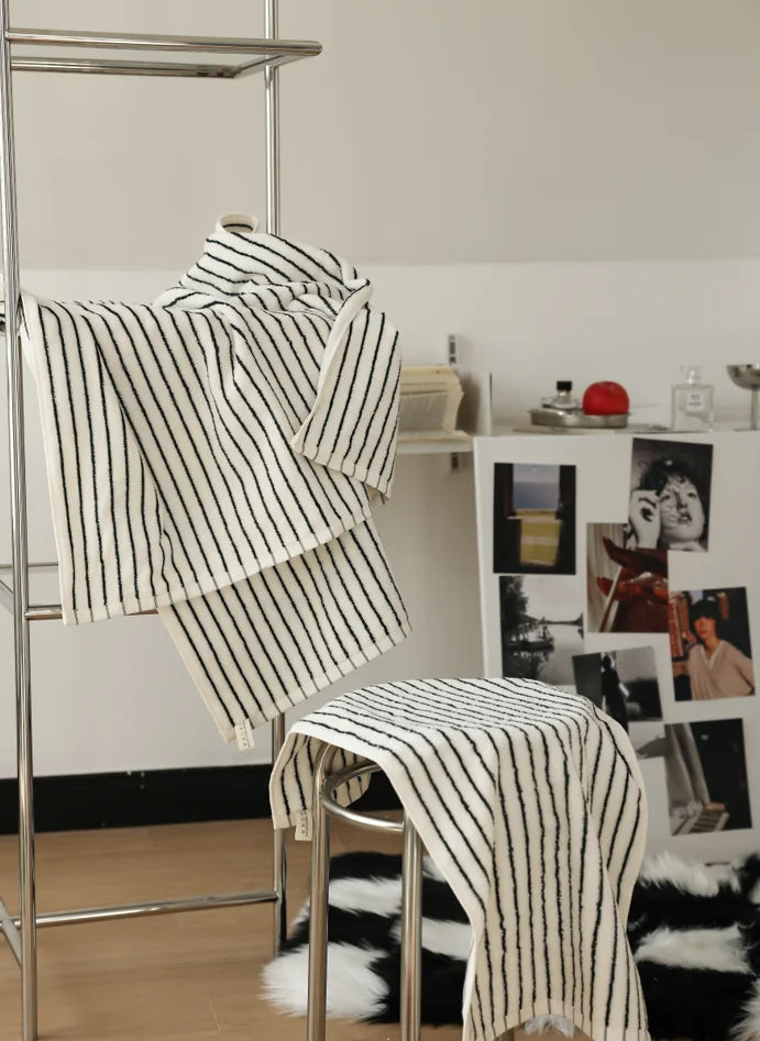 Comfy Minimalist Striped Towel Set