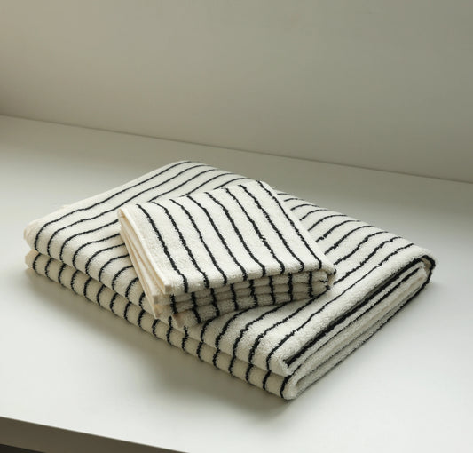 Comfy Minimalist Striped Towel Set